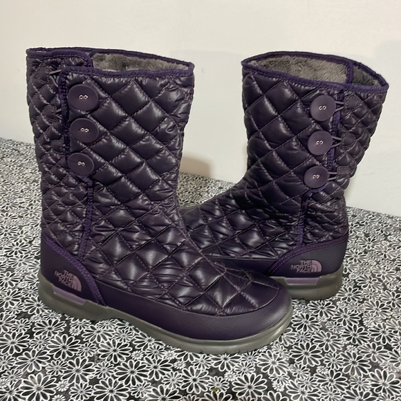 NWOT - The North Face Thermoball women’s boots size 9 color purple - Picture 9 of 12